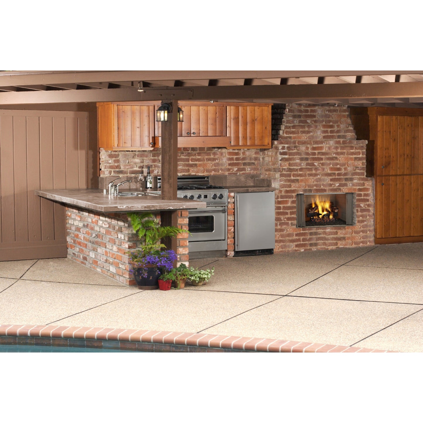 Majestic Villawood 42" Traditional Outdoor Wood Burning Fireplace With Traditional Refractory