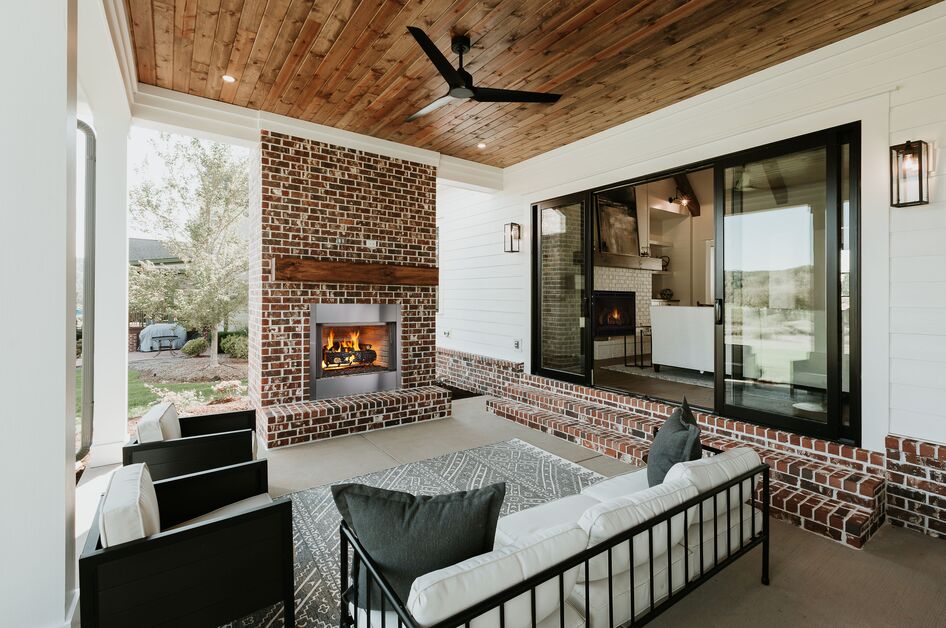 Majestic Villawood 36" Traditional Outdoor Wood Burning Fireplace With Herringbone Refractory
