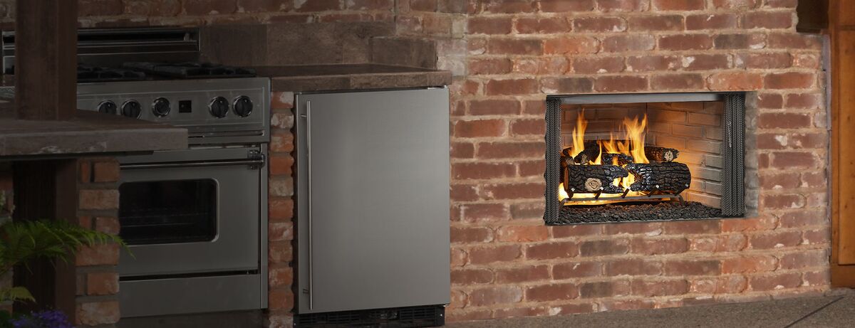 Majestic Villawood 36" Traditional Outdoor Wood Burning Fireplace With Herringbone Refractory