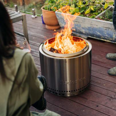 Solo Stove Bonfire Smokeless Firepit Essential Bundle 2.0